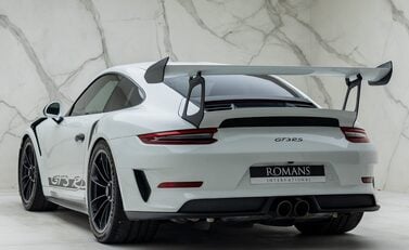 Porsche 911 GT3 RS (991.2) 10