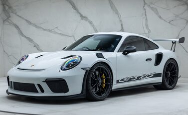 Porsche 911 GT3 RS (991.2) 1