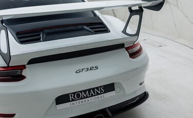 Porsche 911 GT3 RS (991.2) 33