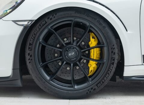Porsche 911 GT3 RS (991.2) 31