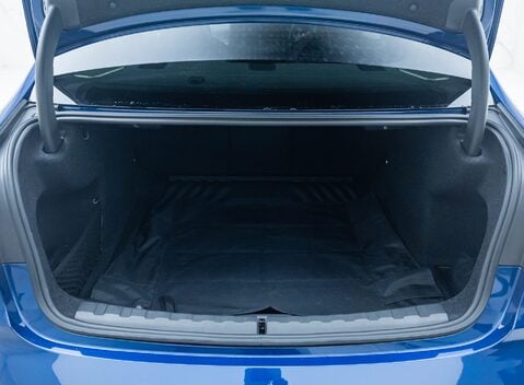 BMW M3 COMPETITION M XDRIVE 30