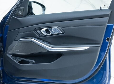 BMW M3 COMPETITION M XDRIVE 11