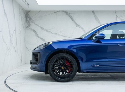 Porsche Macan GTS 32