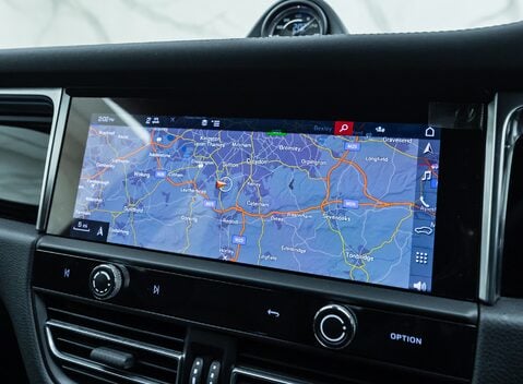 Porsche Macan GTS 23