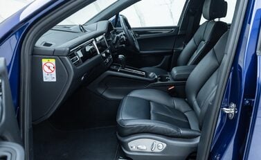 Porsche Macan GTS 18