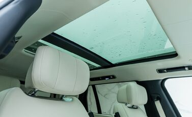 Land Rover Range Rover D350 AUTOBIOGRAPHY LWB 15