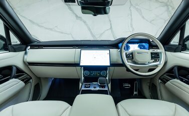 Land Rover Range Rover D350 AUTOBIOGRAPHY LWB 21