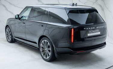 Land Rover Range Rover D350 AUTOBIOGRAPHY LWB 11