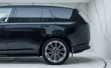 Land Rover Range Rover D350 AUTOBIOGRAPHY LWB 35