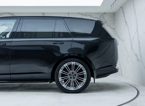 Land Rover Range Rover D350 AUTOBIOGRAPHY LWB 35