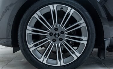 Land Rover Range Rover D350 AUTOBIOGRAPHY LWB 31