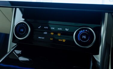 Land Rover Range Rover D350 AUTOBIOGRAPHY LWB 24