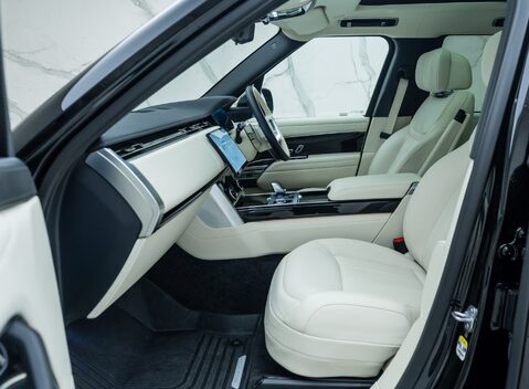 Land Rover Range Rover D350 AUTOBIOGRAPHY LWB 19
