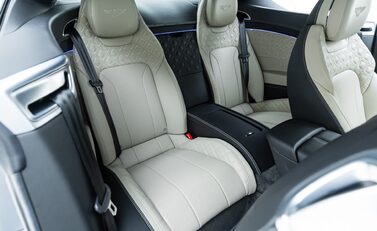 Bentley Continental GT W12 17