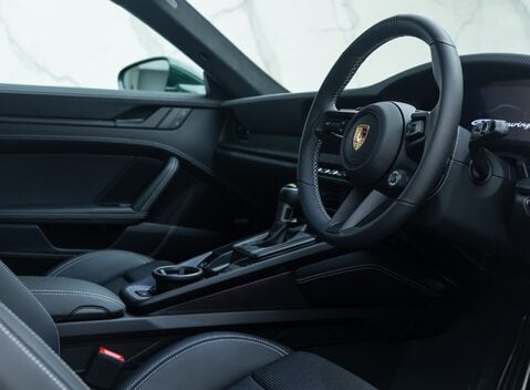 Porsche 911 GT3 TOURING (992.2) 10