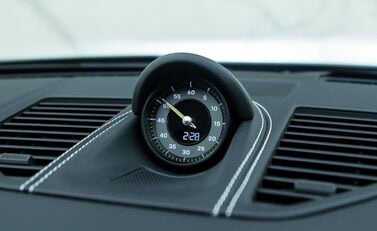 Porsche 911 GT3 TOURING (992.2) 17