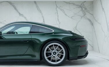 Porsche 911 GT3 TOURING (992.2) 36