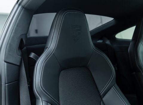 Porsche 911 GT3 TOURING (992.2) 12