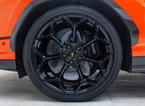 Lamborghini Urus PERFORMANTE 30