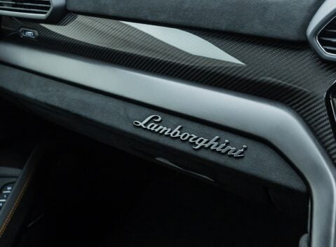 Lamborghini Urus PERFORMANTE 24