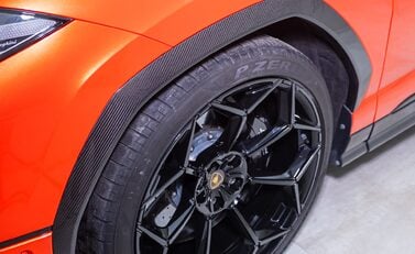 Lamborghini Urus PERFORMANTE 35