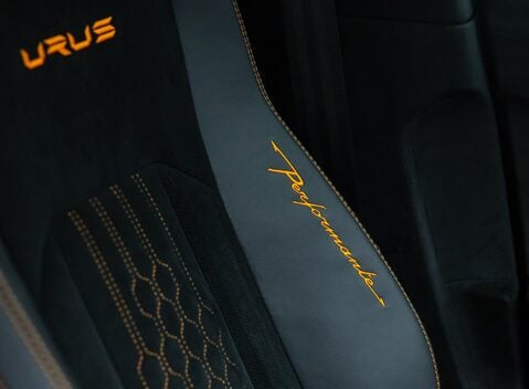 Lamborghini Urus PERFORMANTE 16