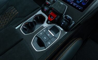 Lamborghini Urus PERFORMANTE 26