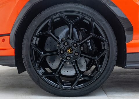 Lamborghini Urus PERFORMANTE 