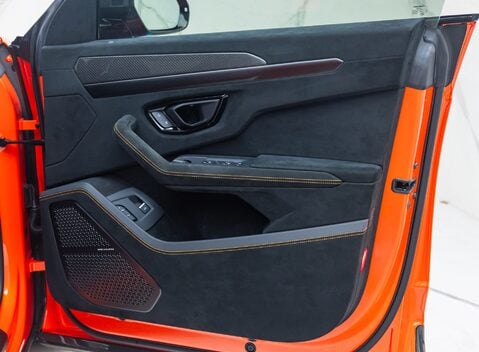 Lamborghini Urus PERFORMANTE 28