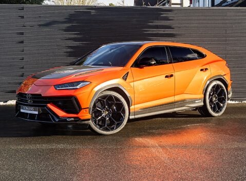 Lamborghini Urus PERFORMANTE 2