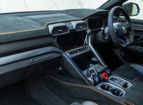 Lamborghini Urus PERFORMANTE 20