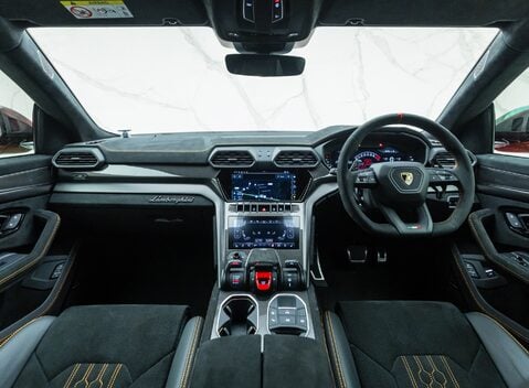 Lamborghini Urus PERFORMANTE 21