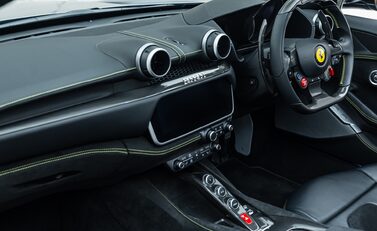 Ferrari Portofino M 21