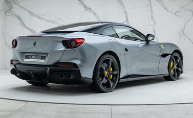 Ferrari Portofino M 8