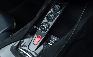 Ferrari Portofino M 26