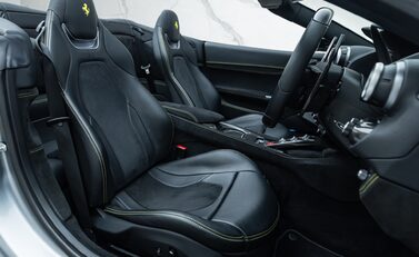 Ferrari Portofino M 17