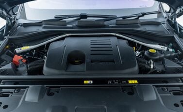 Land Rover Range Rover P440e AUTOBIOGRAPHY LWB 40