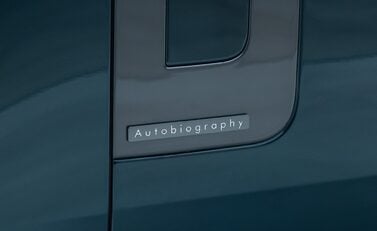 Land Rover Range Rover P440e AUTOBIOGRAPHY LWB 36