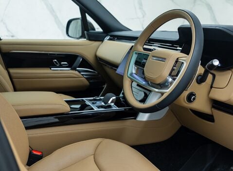 Land Rover Range Rover P440e AUTOBIOGRAPHY LWB 13