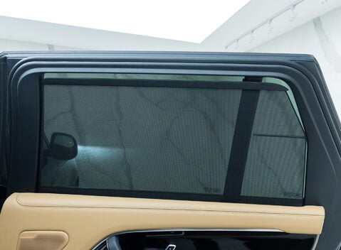 Land Rover Range Rover P440e AUTOBIOGRAPHY LWB 32