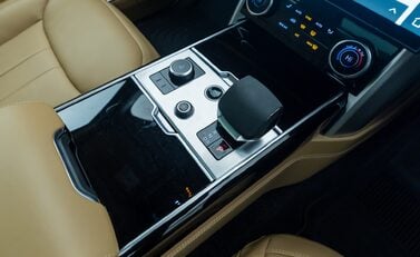 Land Rover Range Rover P440e AUTOBIOGRAPHY LWB 28