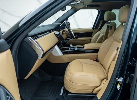 Land Rover Range Rover P440e AUTOBIOGRAPHY LWB 22