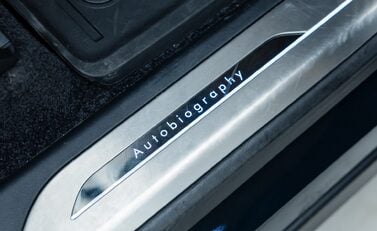 Land Rover Range Rover P440e AUTOBIOGRAPHY LWB 29