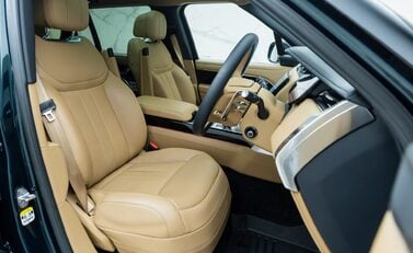 Land Rover Range Rover P440e AUTOBIOGRAPHY LWB 14
