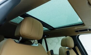 Land Rover Range Rover P440e AUTOBIOGRAPHY LWB 16