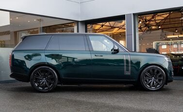 Land Rover Range Rover P440e AUTOBIOGRAPHY LWB 3