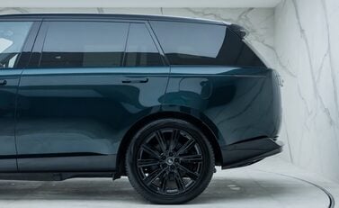 Land Rover Range Rover P440e AUTOBIOGRAPHY LWB 39
