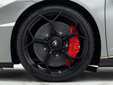 Lamborghini Huracan LP 640-4 PERFORMANTE 