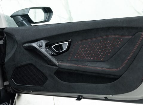 Lamborghini Huracan LP 640-4 PERFORMANTE 15