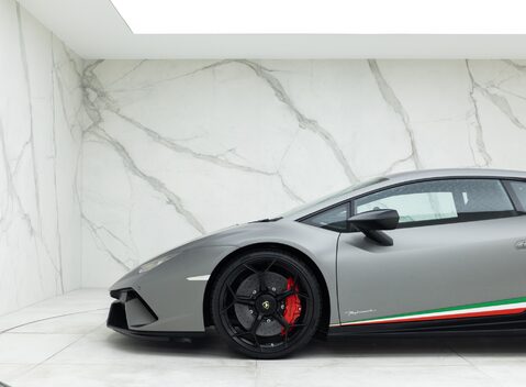 Lamborghini Huracan LP 640-4 PERFORMANTE 22